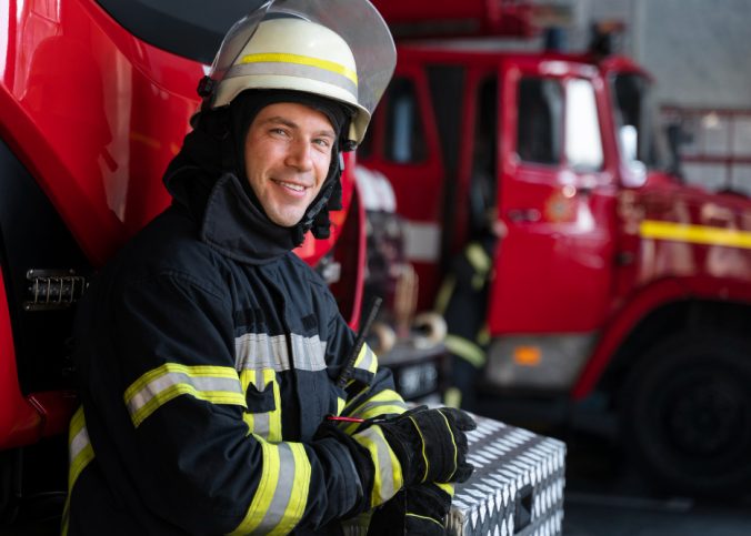 Quais as funções principais de um bombeiro civil terceirizado?